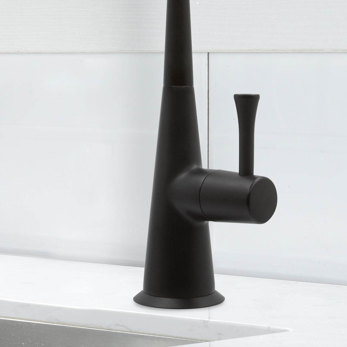 Metpure Anaqua non-air gap reverse osmosis faucet in matte black