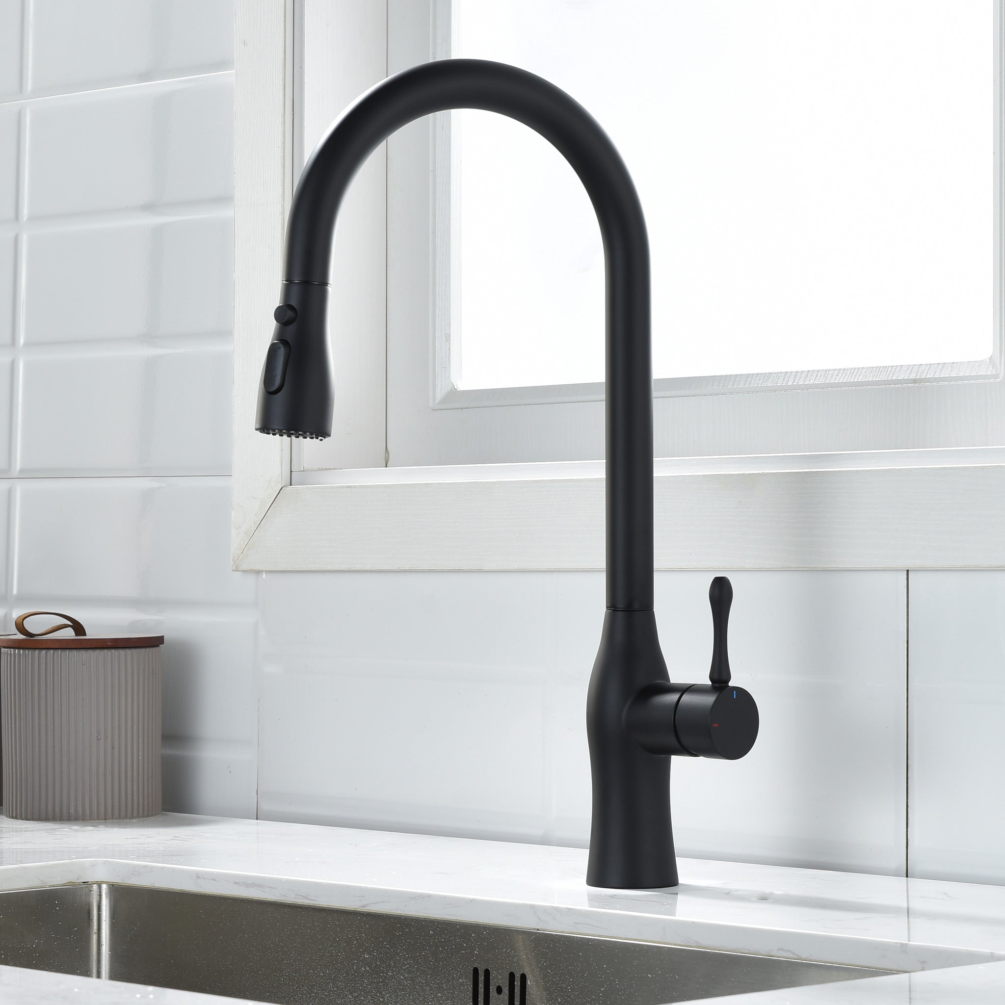 Metpure Stainless Steel Kitchen Faucet with Pull-Down Single Handle Hose in Matte Black Finish, Vase Style Lead Free